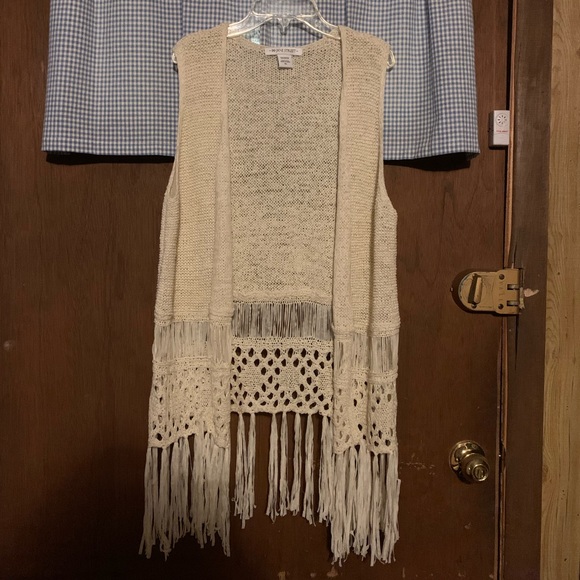99 Jane Street Jackets & Blazers - 99 Jane Street Vest with Fringe Bottom Size XL